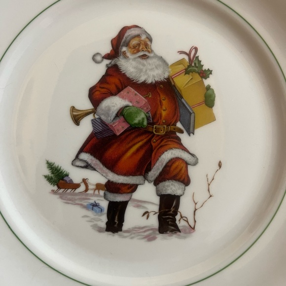 Christmas Santa Plates - Picture 3 of 9